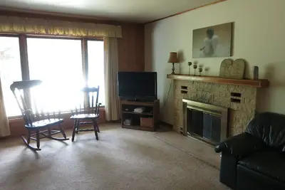 Image de Home Away From Home\nQuiet surroundings\n15 minutes from downtown Milwaukee