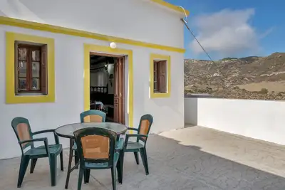 Image de Studio 'Villa Houvarda' avec vue sur la montagne, terrasse privée et Wi-Fi