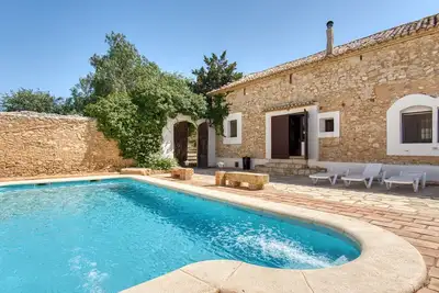 Image de Maison de campagne \"Madara\" avec vue sur la montagne, piscine privée et Wi-Fi