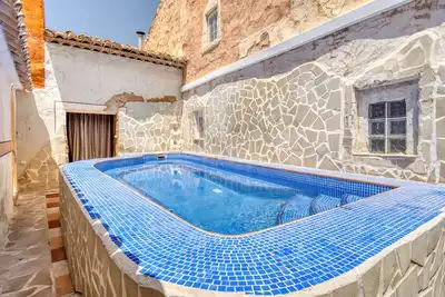 Maison de campagne \"Señores Y Tía Juana\" avec vue sur les montagnes, piscine privée et Wi-Fi