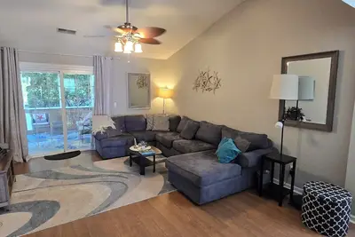 Image de Cozy 2-bedroom house with King Bed