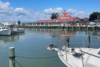 Image de Floating 2 bed 2 bath condo stunning views of the bay