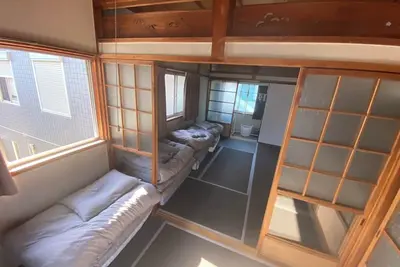 Image de Only one apartment is available for rent per day. Located on the second floor of a fashionable café, it is a quiet place to live and relax. Excellent access to Osaka and Kyoto