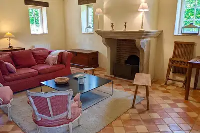 Image de Maison de campagne calme et chaleureuse avec grand jardin privatif