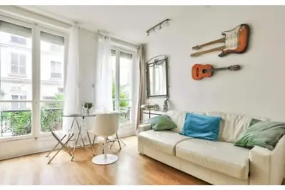 Image de Chic Tiny Apt Champs-Elysées area. 4Pers