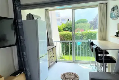 Image de Studio moderne avec piscine, 4 couchages, à 4 min de la plage - La Grande Motte