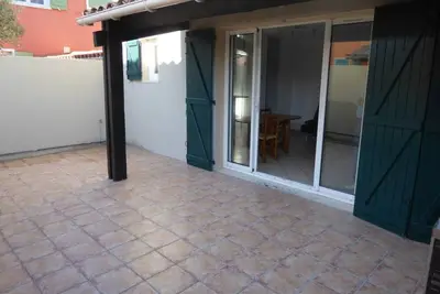 Image de Villa climatisée refaite à neuf au calme avec piscine, terrasse et parking, proche plage et port