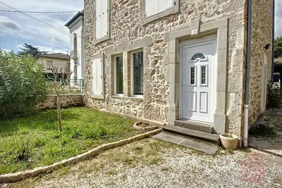 Image de Charmante maison F4 avec terrasse proche Thermes et centre, animaux acceptés