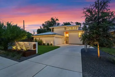 Image de Zilker Poolside Retreat, Ev charger &  Walkable