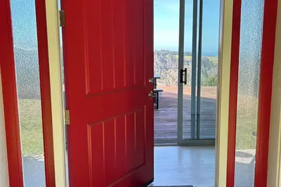 Image de Modern and Immaculate House, with 30 Acres of Privacy and Panoramic Views