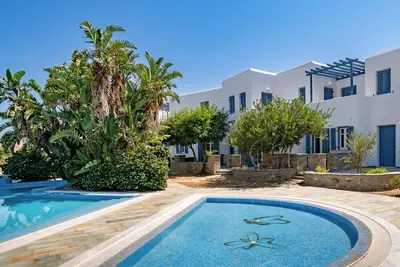 Image de Sanders Paros Gardens