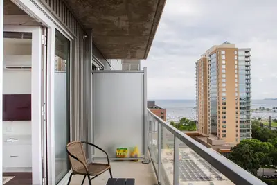 Image de Luxury Studio Apt Near Brady St with Balcony and Lake View