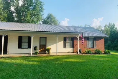 Image de Country home close to fair and casino!