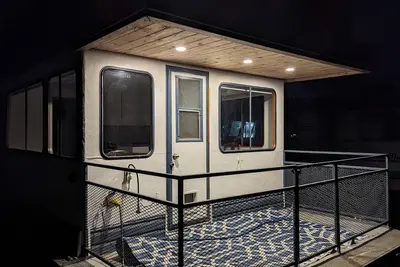 Image de Vacation on the river.