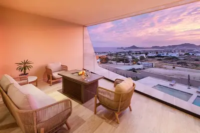 Image de Luxurious Oceanview Condo in the Heart of Cabo San Lucas