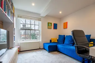 Image de Perfectly Located Stylish House w/ Parking - Pass the Keys