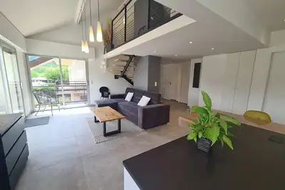 Image de Lumineux appartement avec terrasse à 2 pas du lac