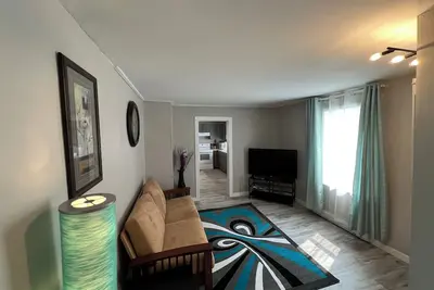 Image de 2 beds/3 br with office very specious unit in StB with free parking and wifi.