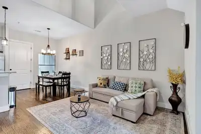 Image de Cozy Townhome just minutes away from Unt, Twu & Downtown Denton. Pet Friendly!