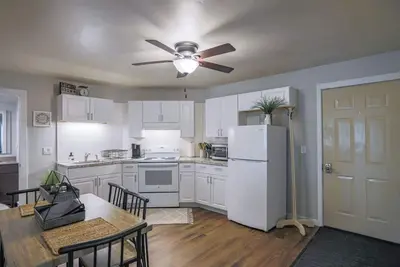 Image de Jelinek Hideaway Unit 1 - Modern 2br Apartment