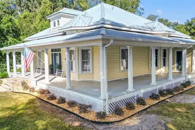 Image de Historic home away from home