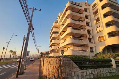 Image de Beautiful & unique beach apartament in the oldest bay and coastal city of Chile