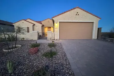 Image de Magical Desert Setting--Vacation, Corporate, Short-Term Rental 3-Queens