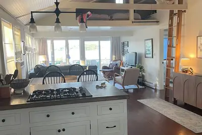 Image de Beautiful newly renovated lake cottage near Anyelas Winery. 4 miles from Village