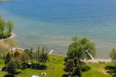 Image de Wellers Cove Waterfront Cottage | Wood Fired Sauna | firepit