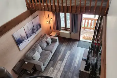 Image de Ski in Ski out. Steps to yellow lift at Schuss. 2 bedroom, 2 full baths, sleeps 8