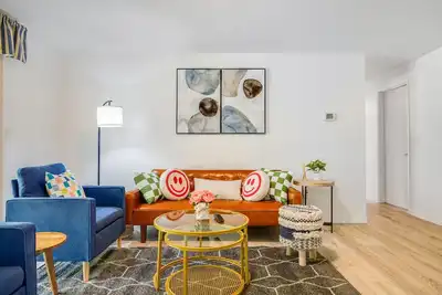 Image de Perch - Newport Rambler: Spacious 3br Newport Home | Pet | Close to Downtown