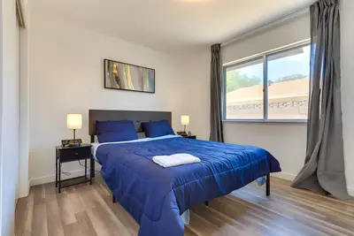 Image de Peaceful & Modern Ridgecrest Retreat: Spacious 4-Bed Home w/ Private Yard