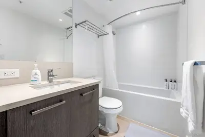 Image de Boho Apt w/ City View and Parking - 6 Mins to Dt