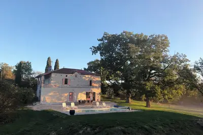 Image de 5 Bedroom Private vacation home in Lendou-En-Quercy