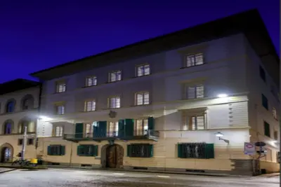 Image de Unveiling Palazzo Fossi: Luxurious 5-Storey Florentine Apartments in Santa Croce