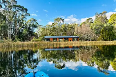 Image de Quamby Bluff Lake House, Deloraine, Tasmania, Australia, Private Lake, Kayaking