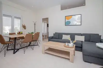Image de Elia Apartment - A Charming Family Home with Private Garden