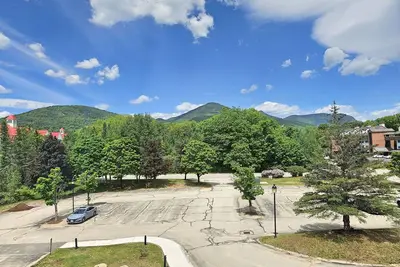 Image de G311a By Loon Res\/Hotel room, in-rm jet tub, pool\/hot tub, near South Peak.