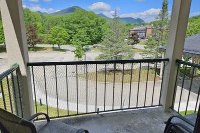 Image de G311ab By Loon Res\/2-room suite, kitchen, balcony, jet tub, pool\/hottub, view.