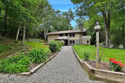 Image de Fun In Fun Out Ski Home: 6 Br/4 Ba. Hot Tubs. Saunas. Close to Killington.