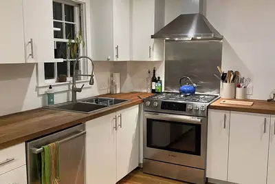 Image de Private two bedroom apartment with backyard