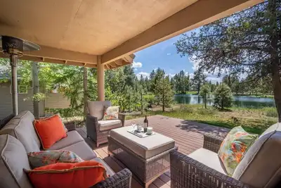 Image de Tranquil Escape with Access to The Cove