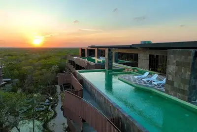 Image de 2 Br amazing Jungle View Condo