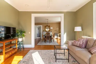 Image de Stylish comfortable period feature 2 bed - Sun drenched - Free parking