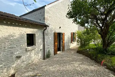 Gîte du Val d'Auneau, 5 ch. , 3 sdb, piscine, barques, pétanque, baby-foot