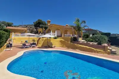 Image de Villa avec l'une des meilleures vues de Malaga. A quelques km du centre