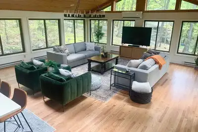 Image de Water-Front Mountain Retreat