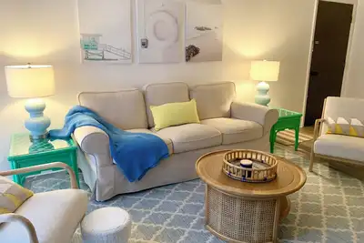 Image de First floor condo near beaches!