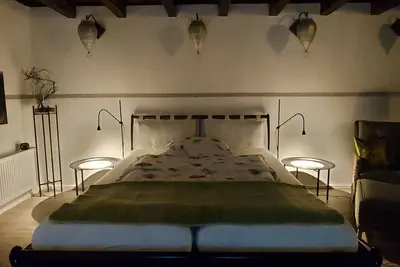 Image de Comfortable vacation villa for 7 people with fireplace and large garden by the river