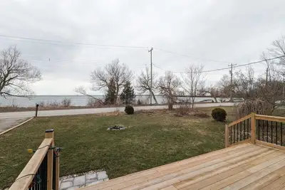 Image de Lake Simcoe Lakehouse for mid-term 28+ Day Rental